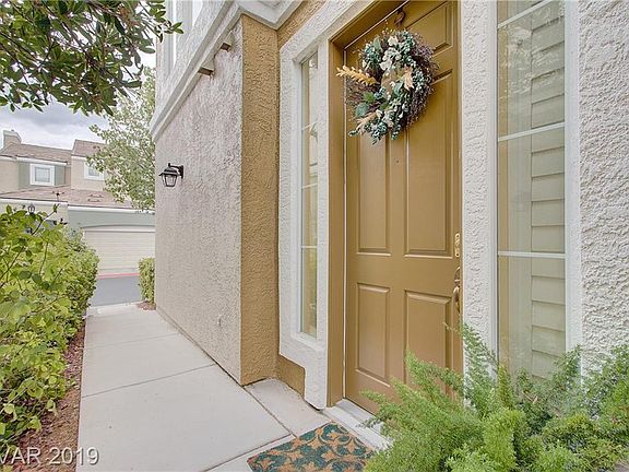 2nd image of 1029 Bannockburn St