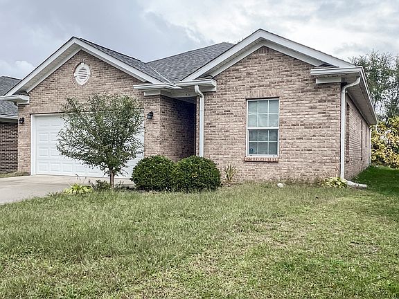 3rd image of 834 Baden Manor Dr