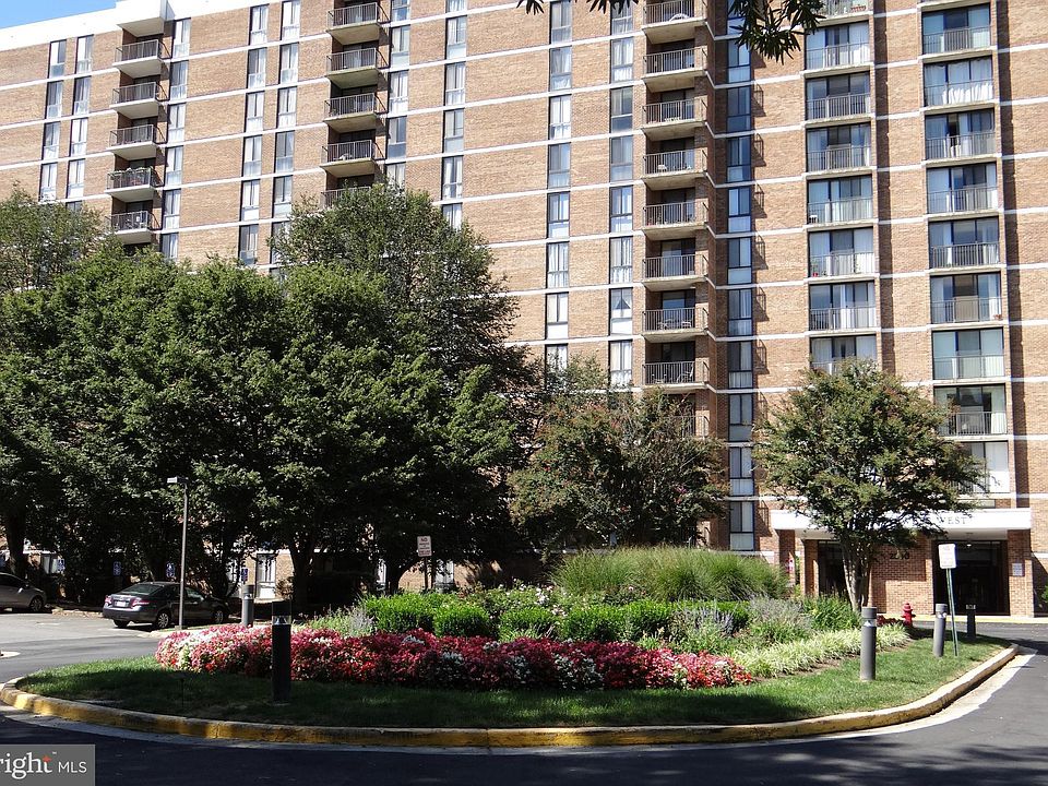 1st image of 2300 Pimmit Dr APT 208