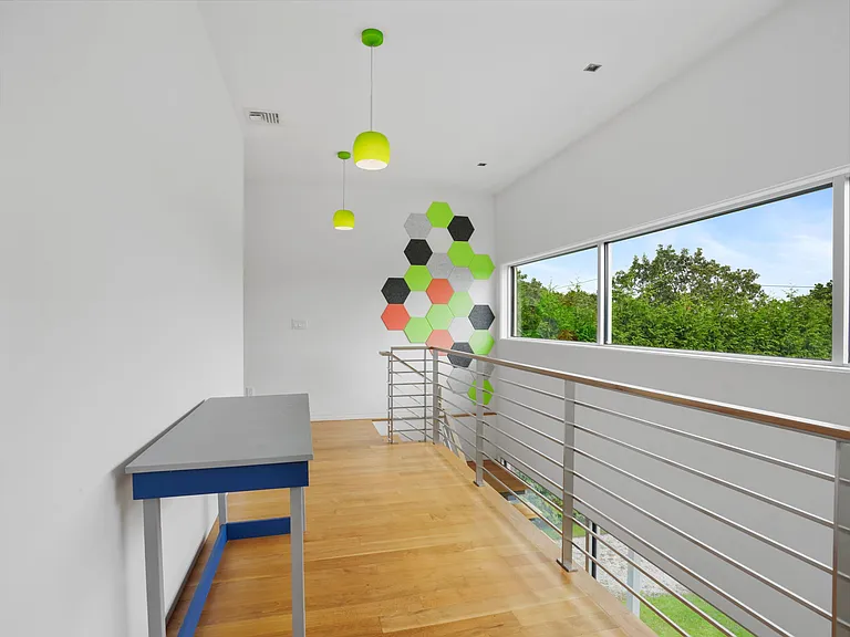 135 Middle Pond Rd — Photo 17