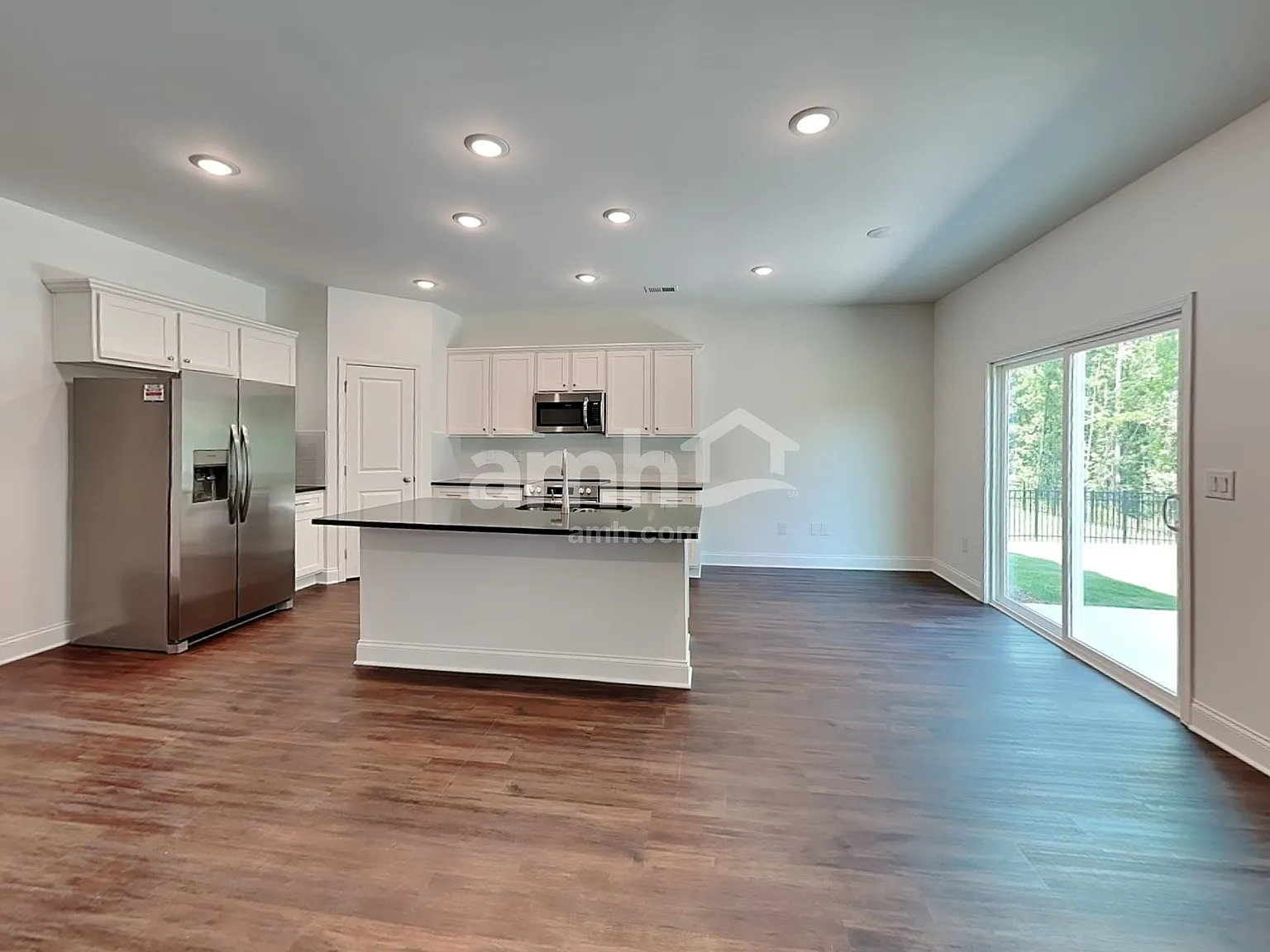 4 bed, 2.5 bath, 2297 sqft, $2,520 — Photo 4