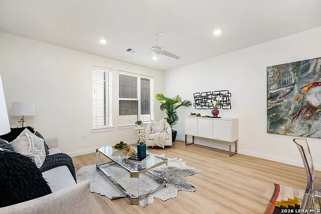 719 E Locust St #3110 — Photo 5