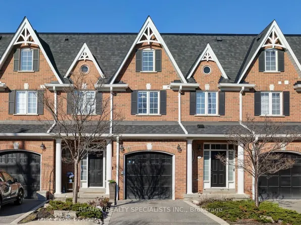 85 Church St #8, Mississauga, ON L5M 1M6