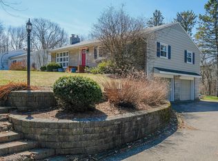 3725 Rockwood Dr, Kalamazoo, MI 49004