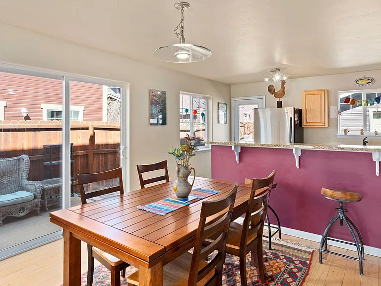 339 Cleveland Pl — Photo 5