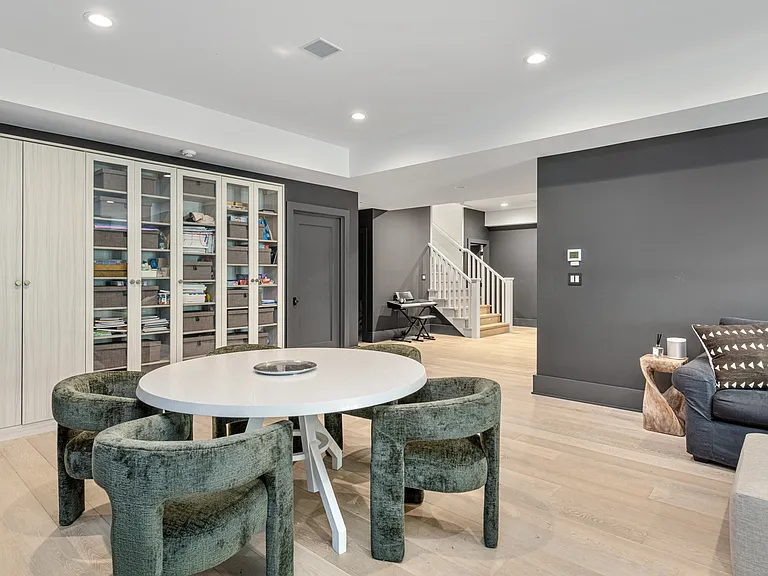 64 Chase Ct — Photo 31