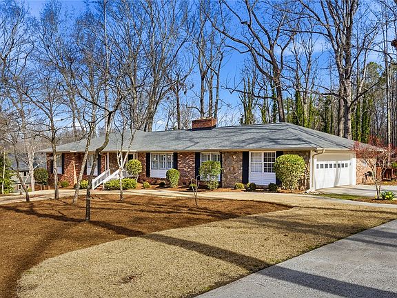 3rd image of 106 Cherokee Cir