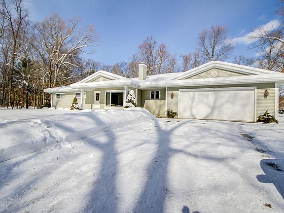 2nd image of 1731 N Sheridan Dr