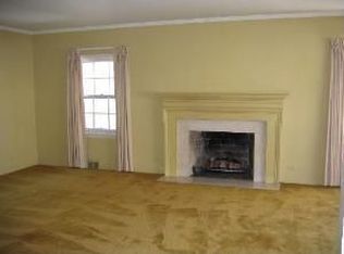 406 E 9th St, Hinsdale, IL