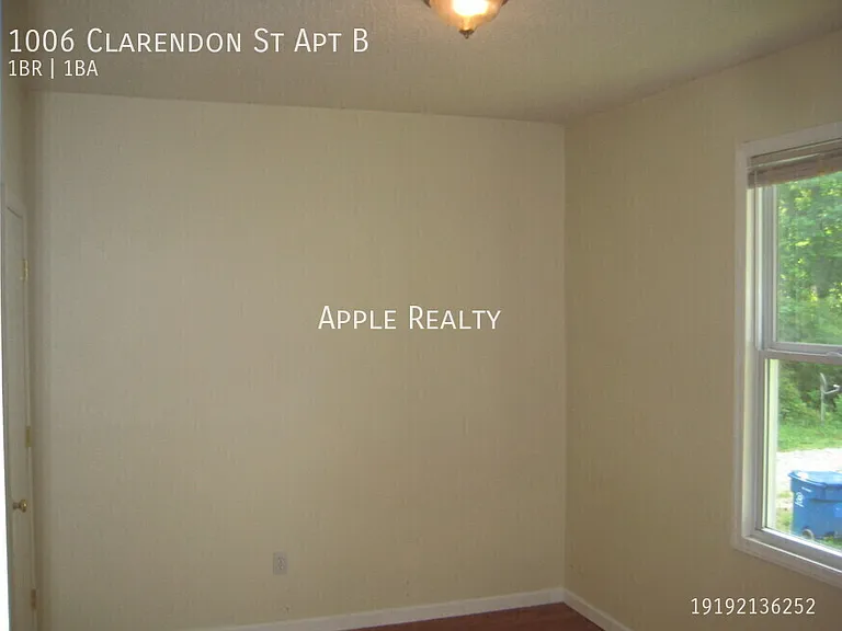 1006 Clarendon St #B — Photo 6