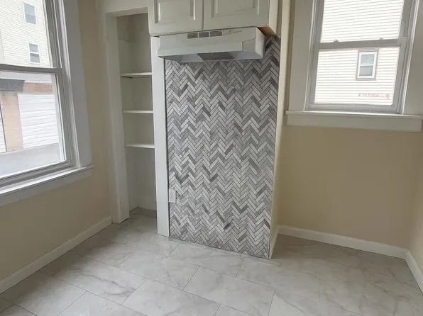 102 Lexington Avenue image 6 of 10