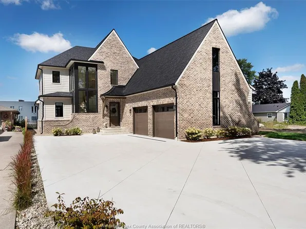 457 Arlington Blvd, Tecumseh, ON N8N 2K1