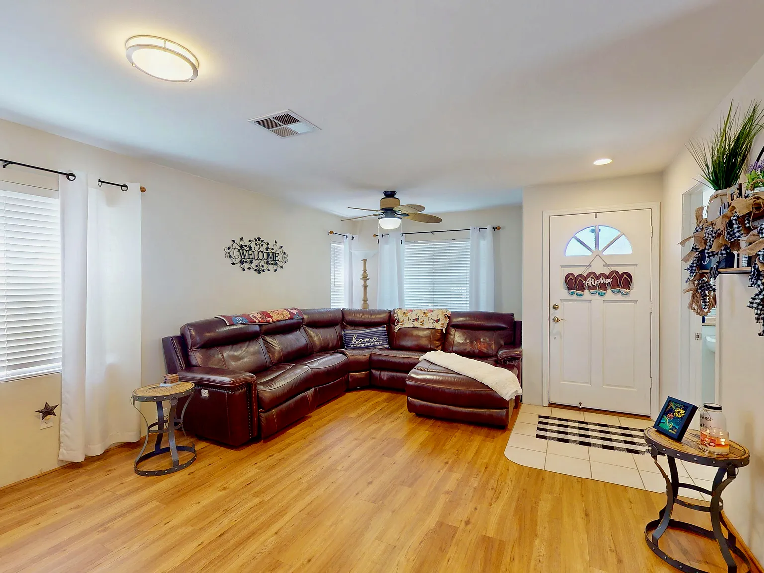 3 bed, 2.5 bath, 1364 sqft, $3,750 — Photo 4