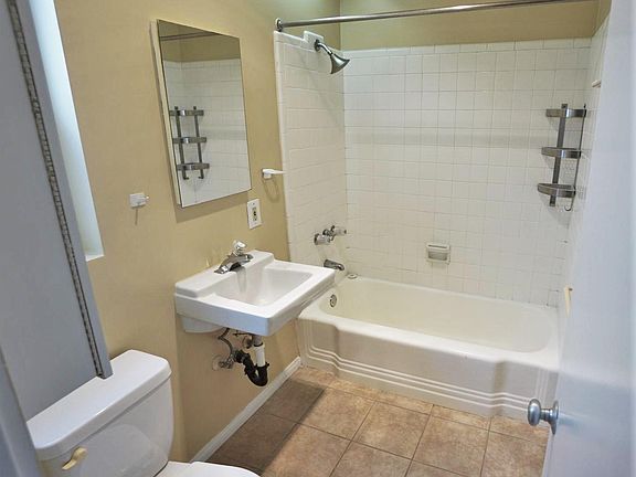 4th image of 4077 Lamont St APT 3