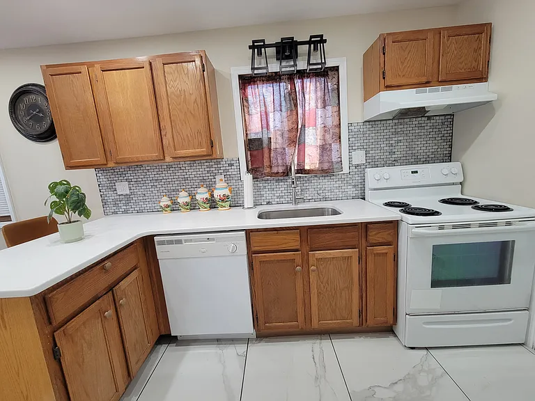 353 Saunders Dr — Photo 14