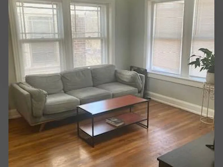 Valentine Place Apartments — Photo 75