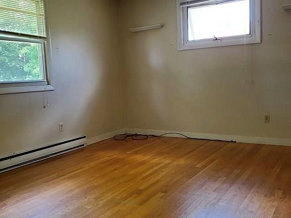 5th image of 27 Elmwood Park #3
