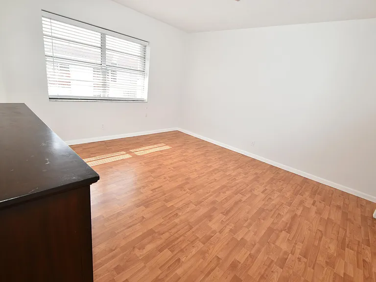 3550 NW 8th Ave #312 — Photo 8