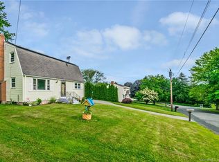 9 Dwight Rd, Middlefield, CT 06455