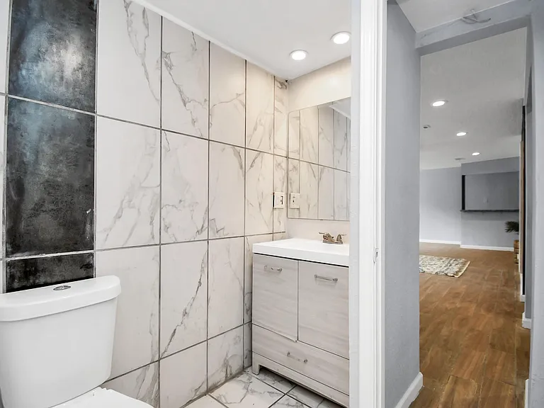 17903 Nanes Dr — Photo 49