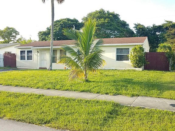 3rd image of 6831 SW 18th St