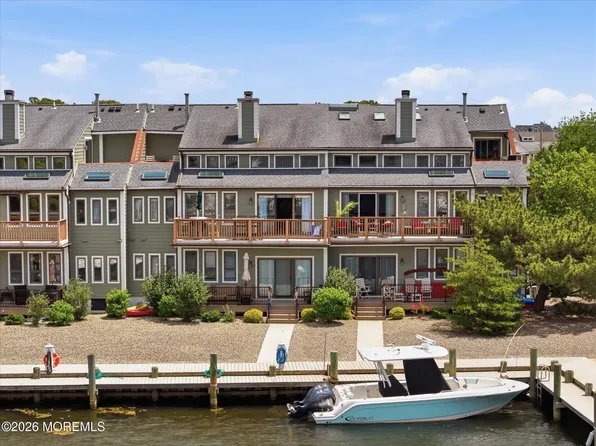 6 Hidden Harbor Drive, Point Pleasant, NJ 08742