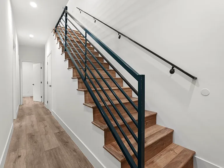 4443 Auckland Ave — Photo 20