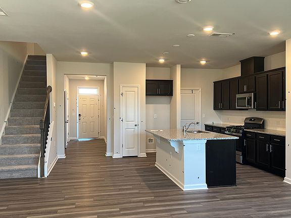 5th image of 2143 Caen St