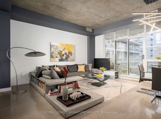 19 Brant St #408, Toronto, ON M5V2L2