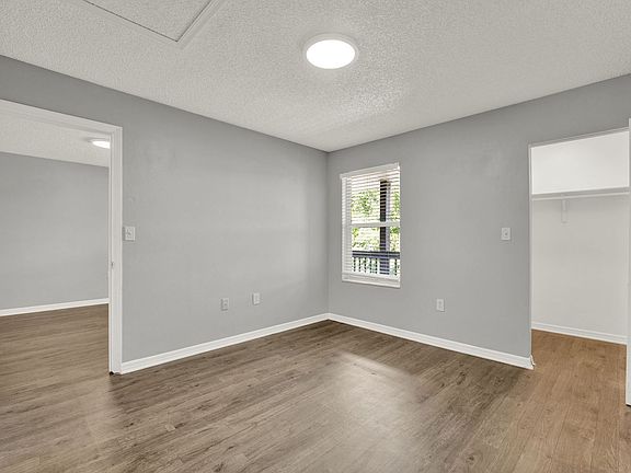 5th image of 940 Smith St #0