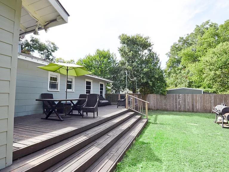 1508 Ash St — Photo 14