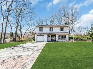 36 N Morris Avenue, Farmingville, NY 11738
