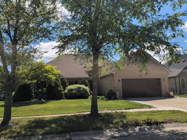 48246 Tonawonda Dr, Macomb, MI 48044