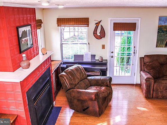5th image of 8043 Lantern Ct #128