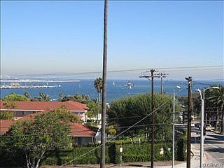 3rd image of 3539 S Pacific Ave