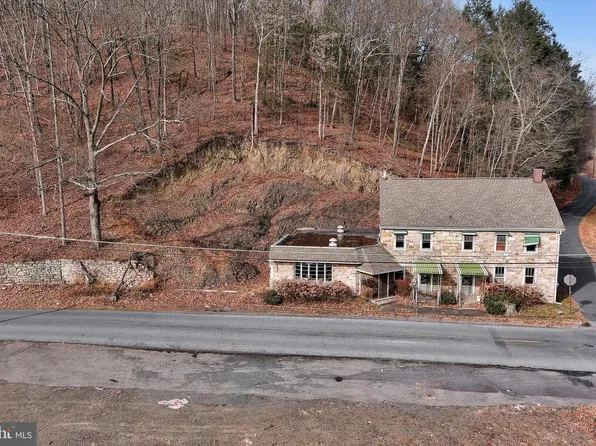 555 Church St, New Ringgold, PA 17960