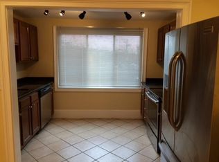 208 Holland St #2E, Somerville, MA 02144