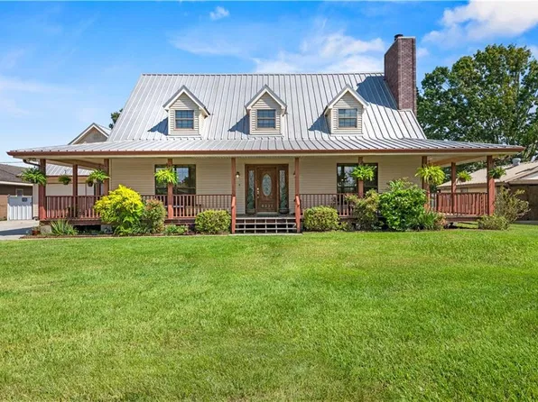 8221 Saro Ln, Saint Bernard, LA 70085