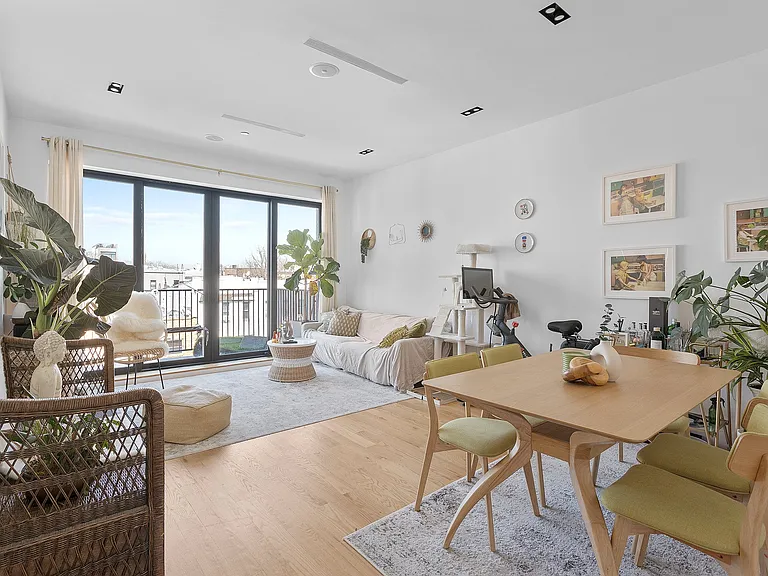 1202 Decatur St #301 — Photo 1