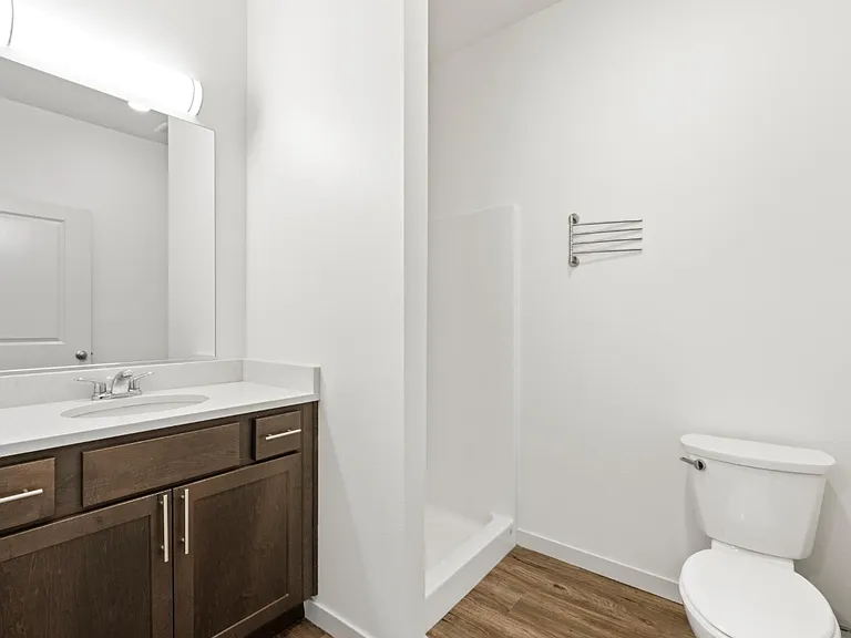 Columbia River Walk Apartments — Photo 145