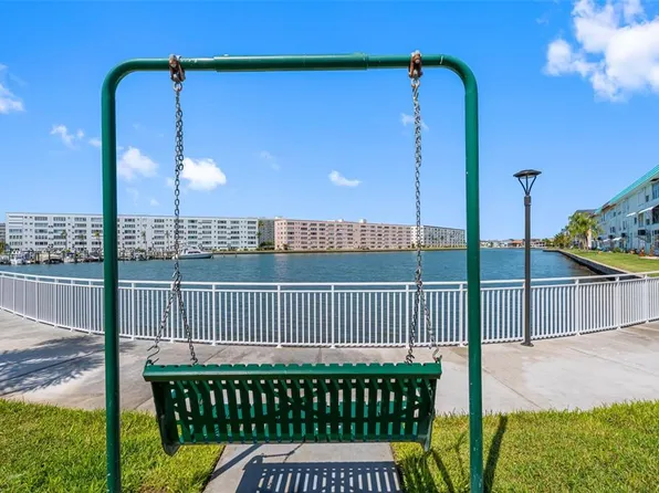 5940 30th Ave S APT 301, Gulfport, FL 33707