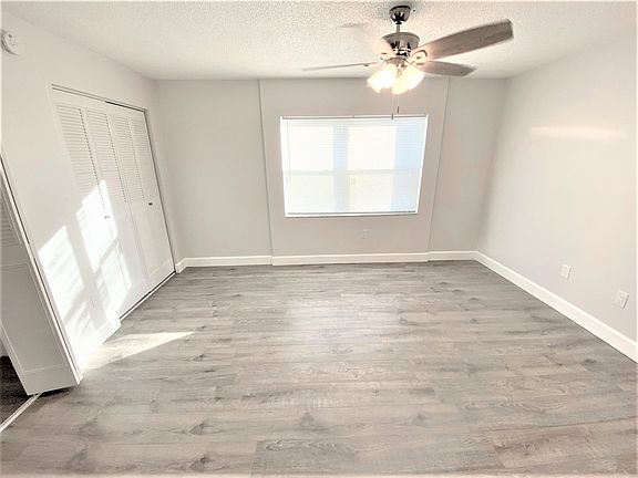 4th image of 150 41st Ave N APT 213