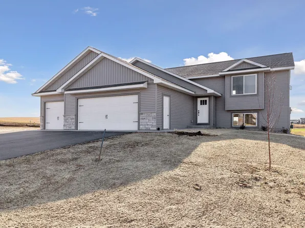 570 Gopher Ct, New Richmond, WI 54017