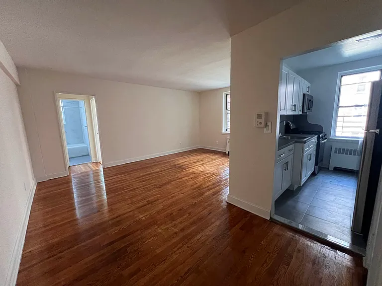 143-36 Barclay Ave #4O — Photo 1