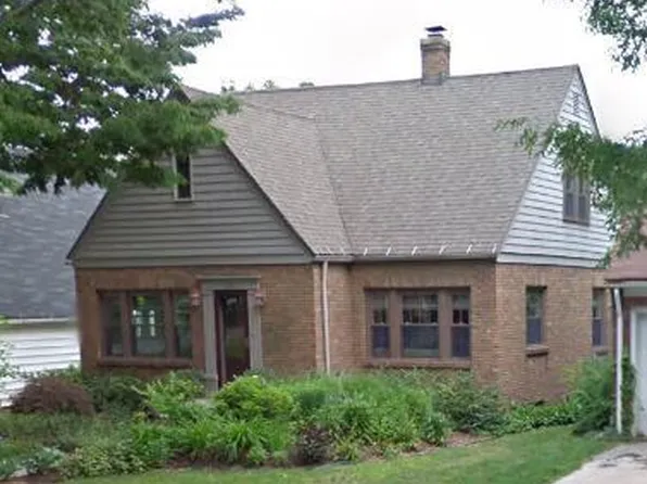 1707 Clifton Ave, Lansing, MI 48910