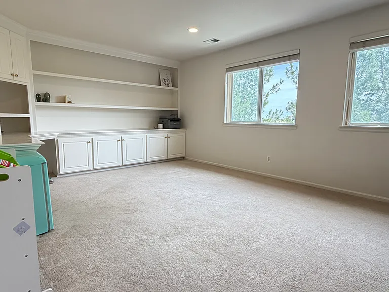5767 Glenstone Dr — Photo 12