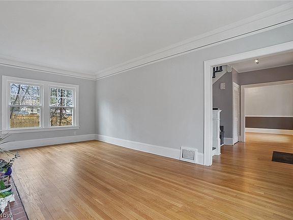 4th image of 205 Edgerton Rd