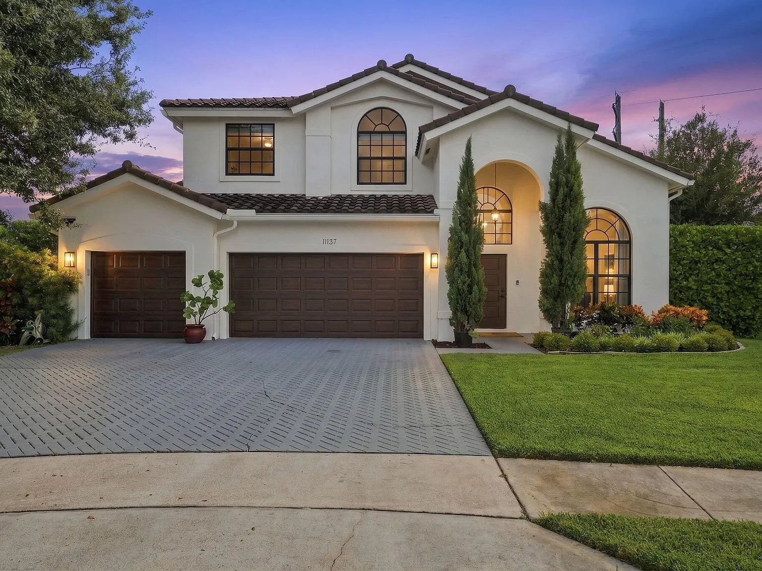 4 bed, 3.0 bath, 2194 sqft, $9,500 — Photo 4