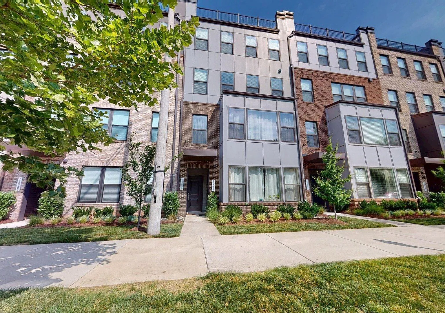 3 bed, 2.5 bath, 1572 sqft, $3,150 — Photo 1