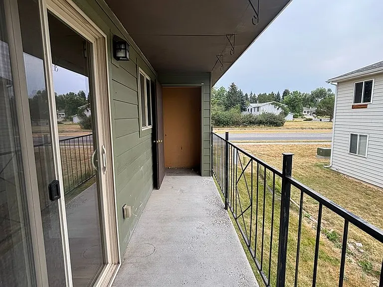 16 Hoffman Dr #1-4 — Photo 12